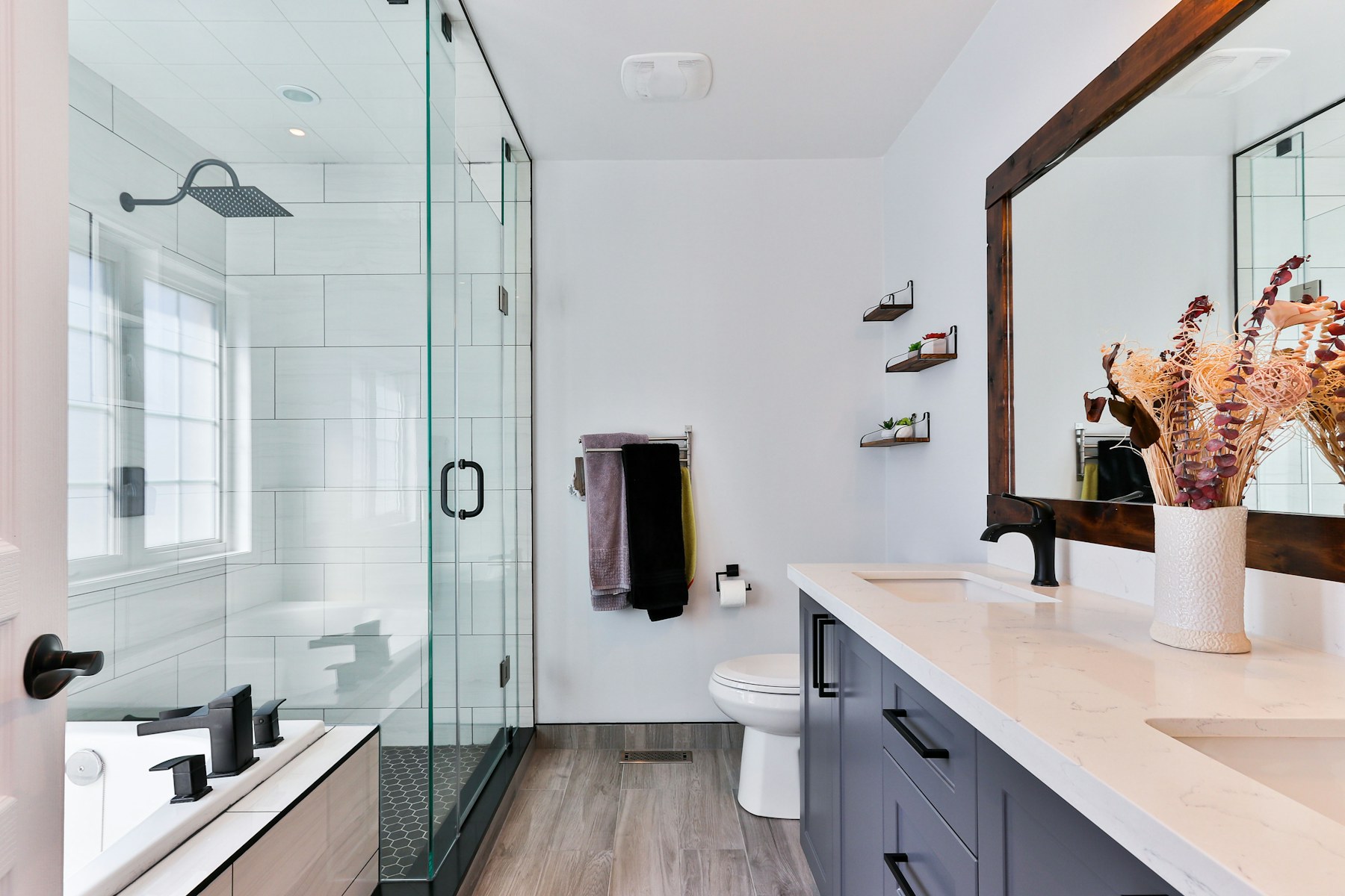 Indoor residential room with plumbing fixtures